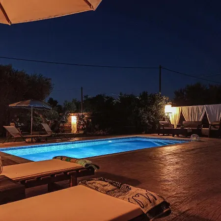 别墅 Lina Pandokrátor